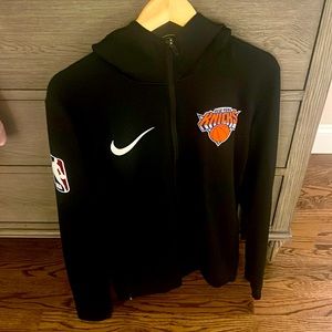 New York Knicks Nike Therma Flex Showtime Men's NBA Hoodie - Black